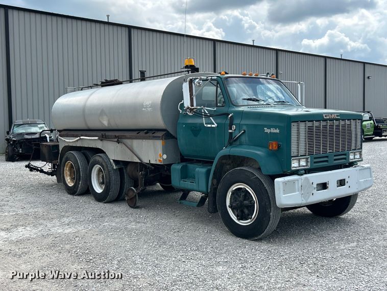 image for item FC2700 1986 GMC C7000 oil distributor truck