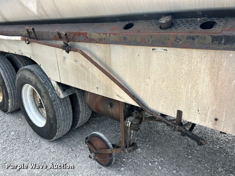 image for item FC2700 1986 GMC C7000 oil distributor truck