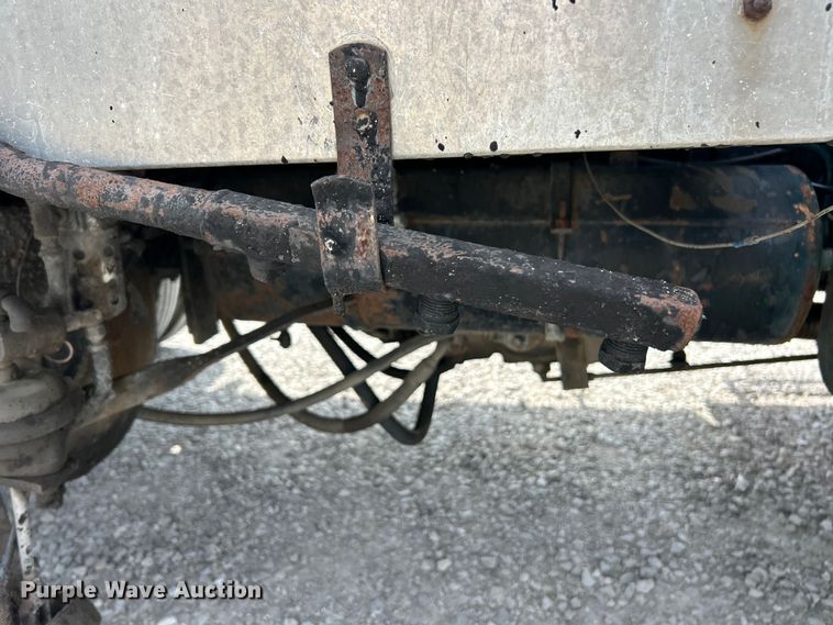 image for item FC2700 1986 GMC C7000 oil distributor truck