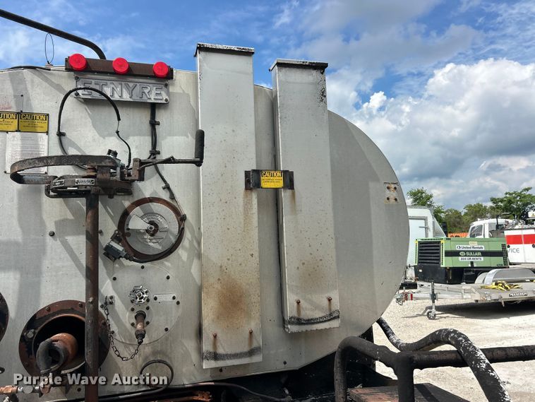 image for item FC2700 1986 GMC C7000 oil distributor truck