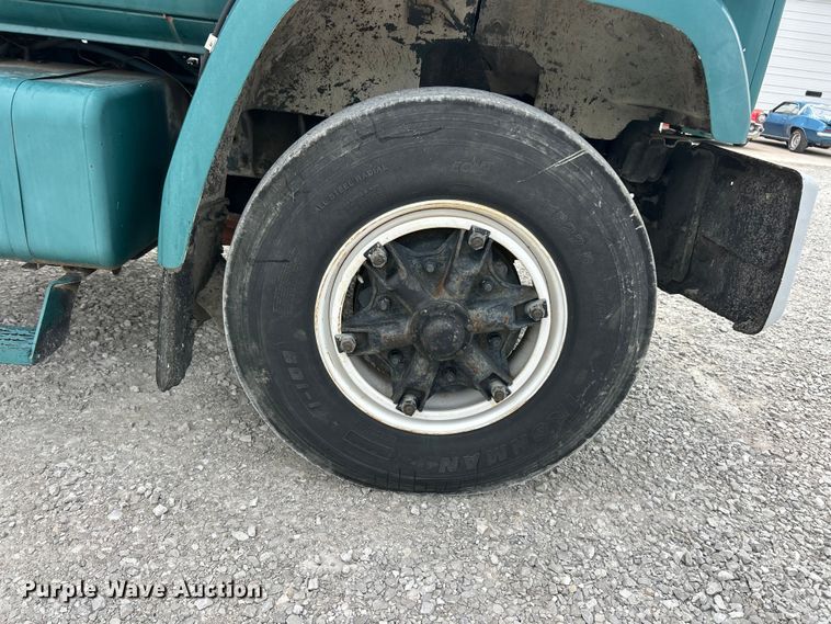 image for item FC2700 1986 GMC C7000 oil distributor truck