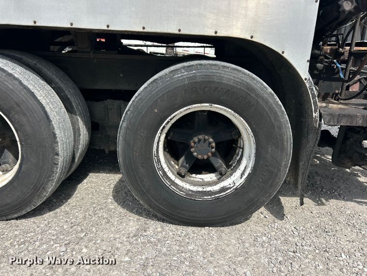 image for item FC2700 1986 GMC C7000 oil distributor truck