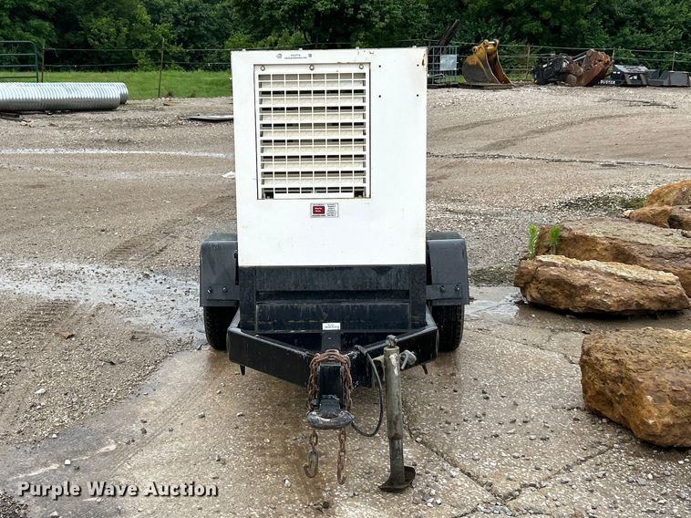 image for item FC2710 MQ Power DCA-25USI generator