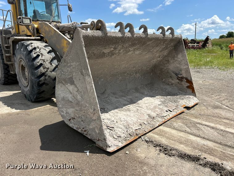 image for item FC2717 2004 Komatsu WA500 wheel loader