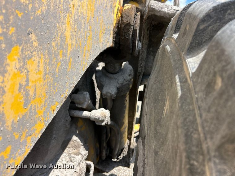 image for item FC2717 2004 Komatsu WA500 wheel loader