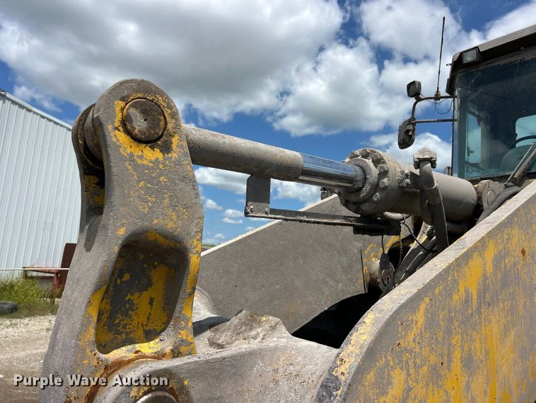 image for item FC2717 2004 Komatsu WA500 wheel loader