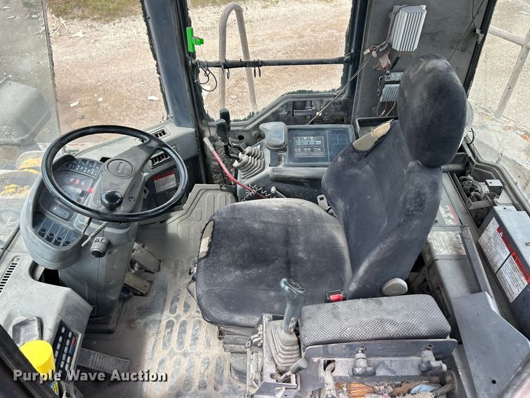 image for item FC2717 2004 Komatsu WA500 wheel loader