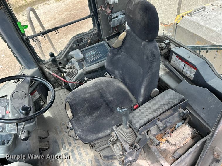 image for item FC2717 2004 Komatsu WA500 wheel loader