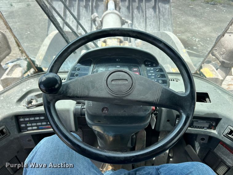 image for item FC2717 2004 Komatsu WA500 wheel loader