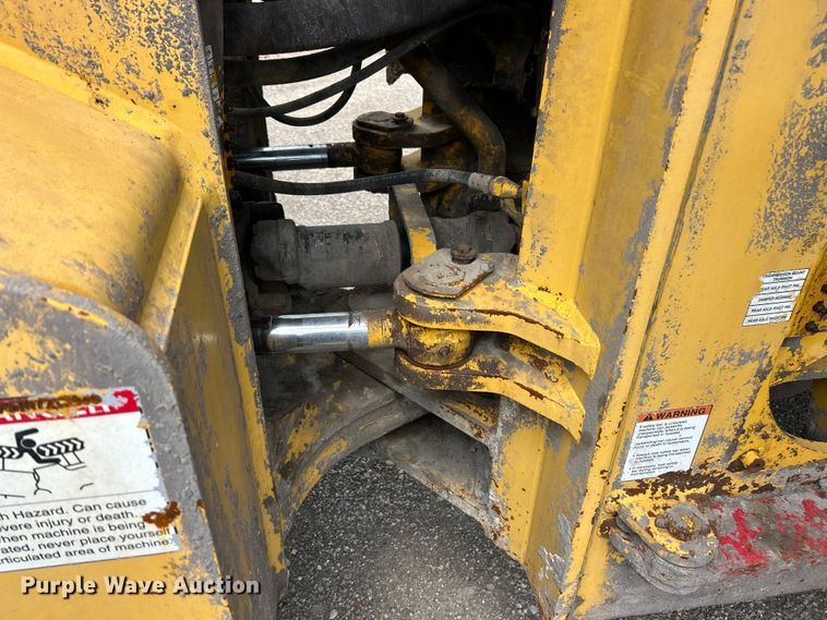 image for item FC2717 2004 Komatsu WA500 wheel loader