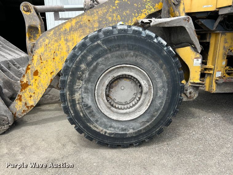image for item FC2717 2004 Komatsu WA500 wheel loader