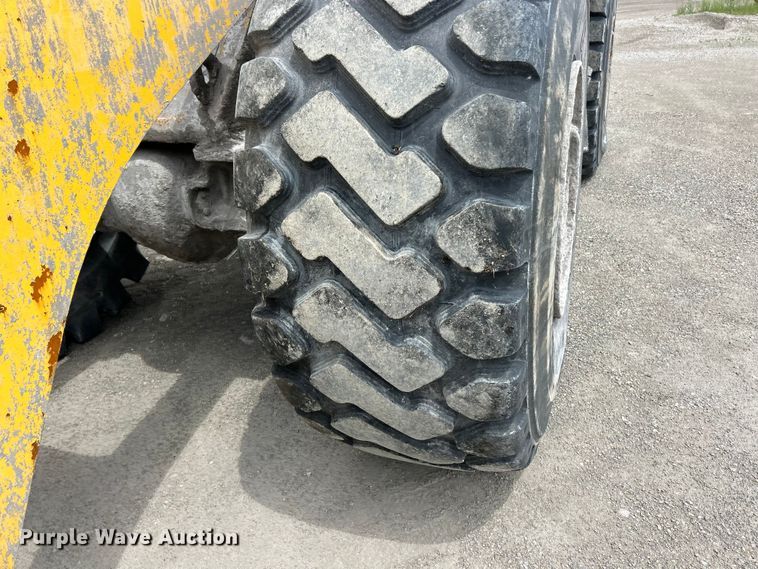 image for item FC2717 2004 Komatsu WA500 wheel loader