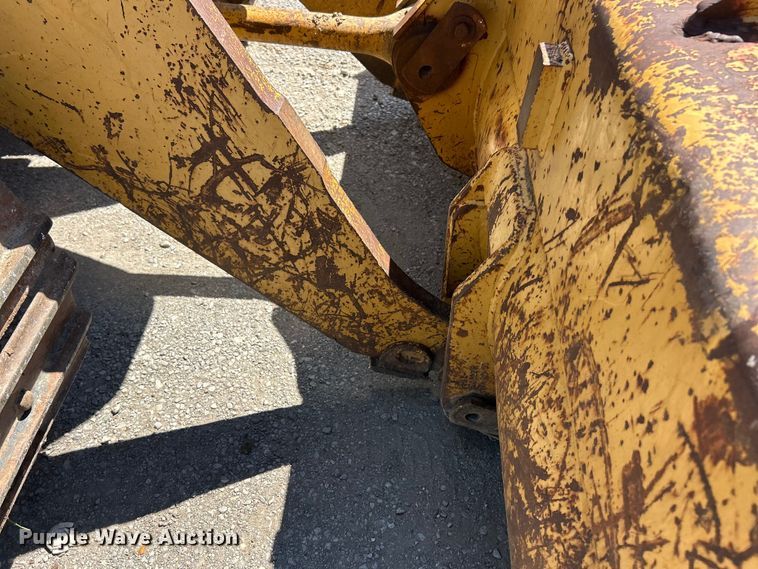 image for item FC2727 1988 Caterpillar 953 track loader