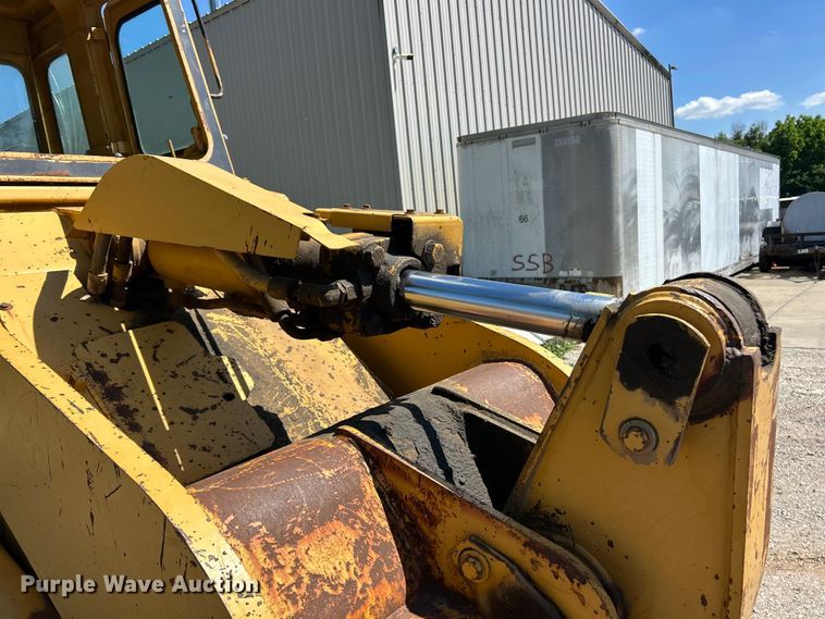 image for item FC2727 1988 Caterpillar 953 track loader