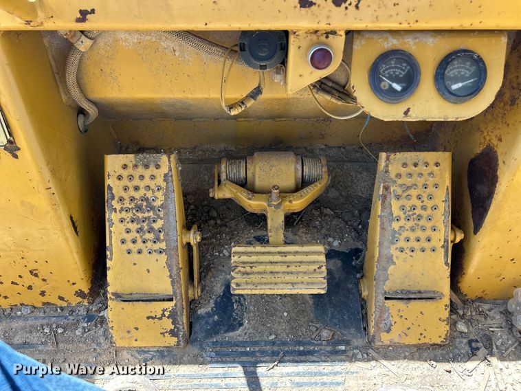image for item FC2727 1988 Caterpillar 953 track loader