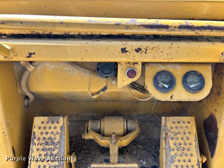 image for item FC2727 1988 Caterpillar 953 track loader