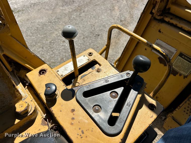 image for item FC2727 1988 Caterpillar 953 track loader