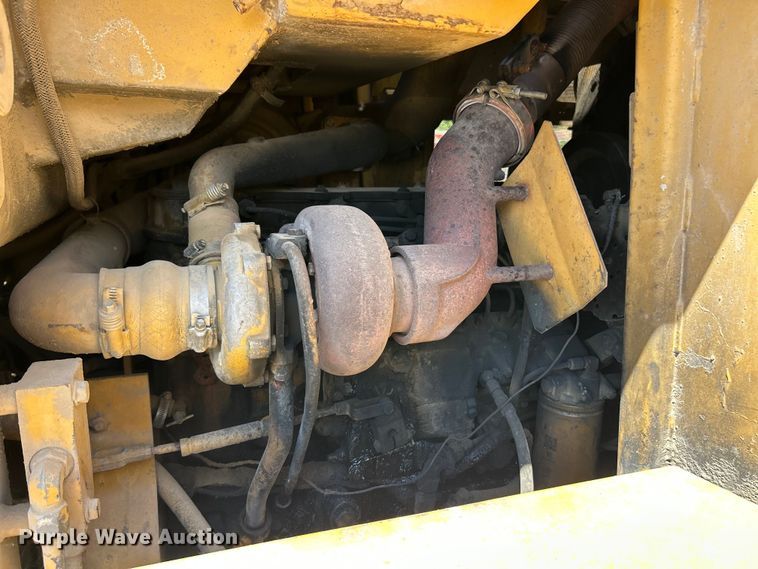 image for item FC2727 1988 Caterpillar 953 track loader