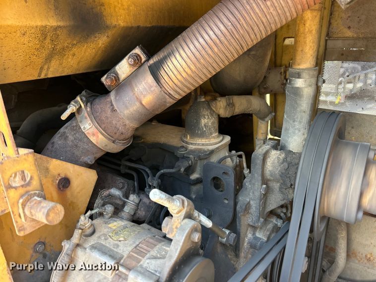 image for item FC2727 1988 Caterpillar 953 track loader