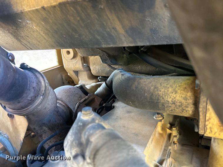 image for item FC2727 1988 Caterpillar 953 track loader