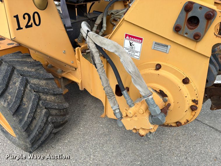 image for item FC3120 1998 Case 560 trencher