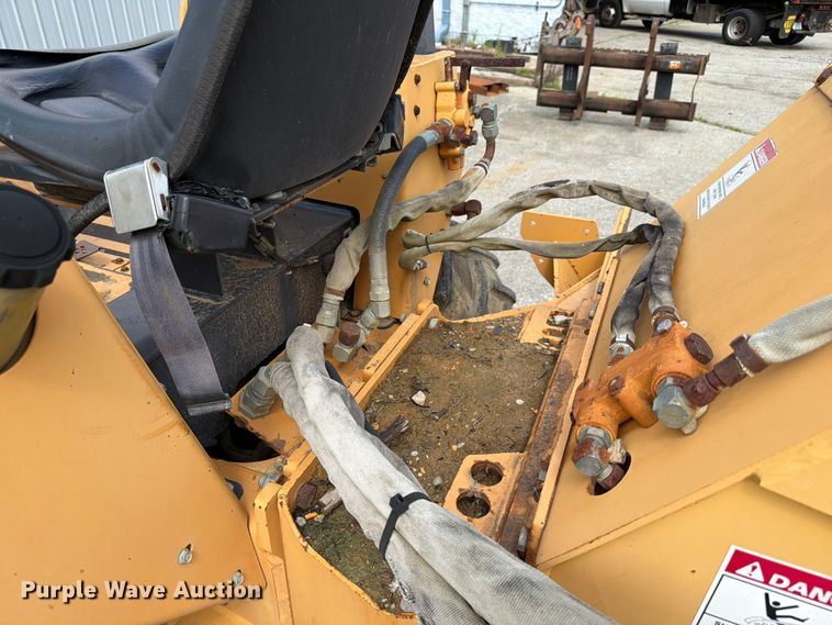 image for item FC3120 1998 Case 560 trencher