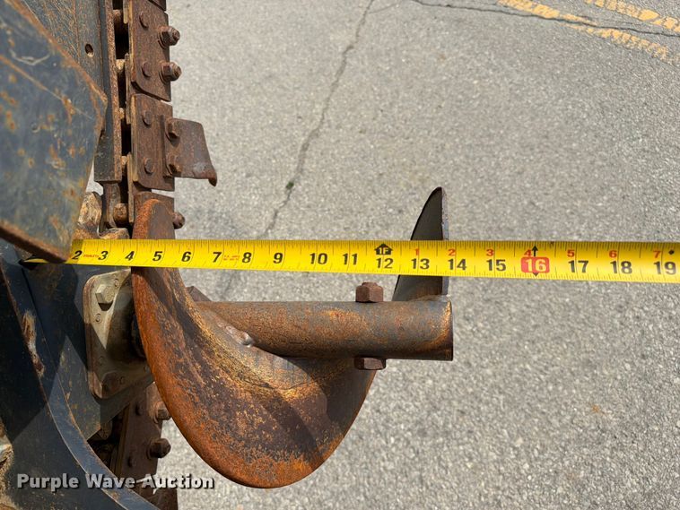image for item FC3120 1998 Case 560 trencher