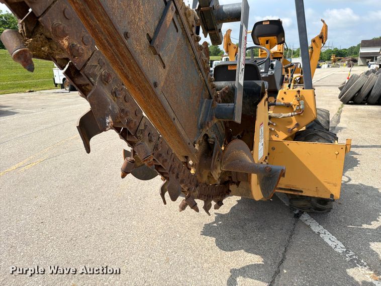 image for item FC3120 1998 Case 560 trencher