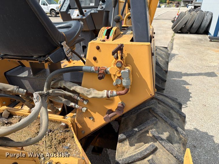 image for item FC3120 1998 Case 560 trencher