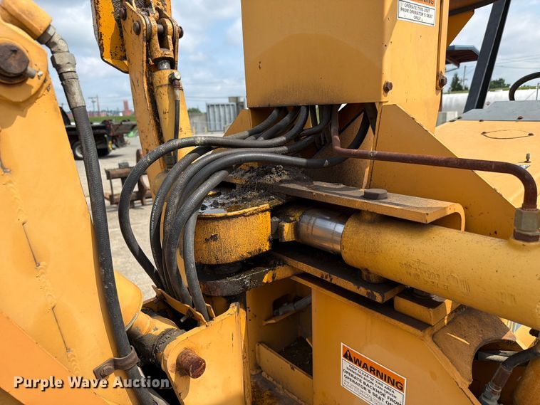 image for item FC3120 1998 Case 560 trencher