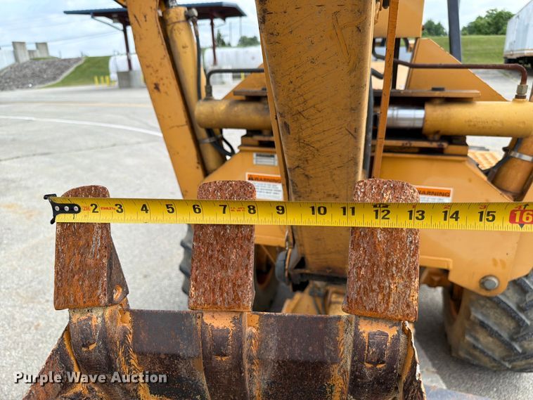 image for item FC3120 1998 Case 560 trencher