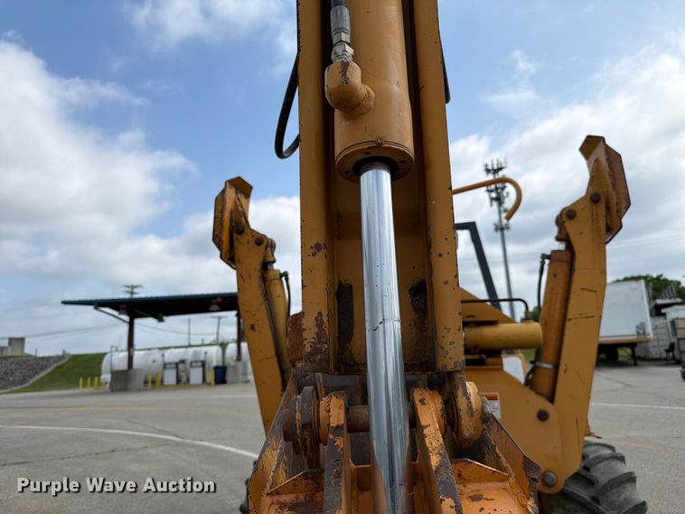 image for item FC3120 1998 Case 560 trencher