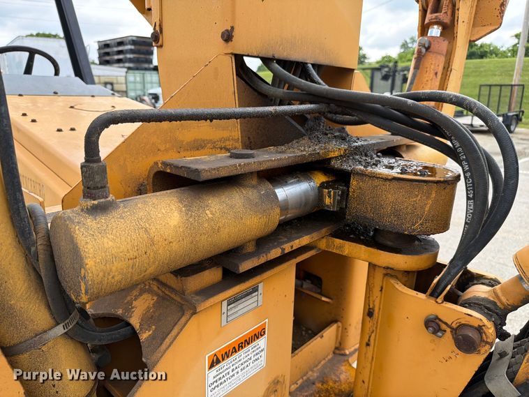 image for item FC3120 1998 Case 560 trencher