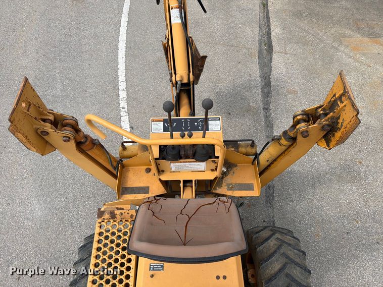 image for item FC3120 1998 Case 560 trencher