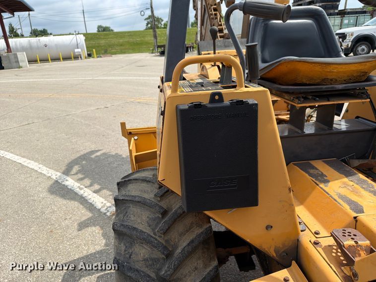 image for item FC3120 1998 Case 560 trencher