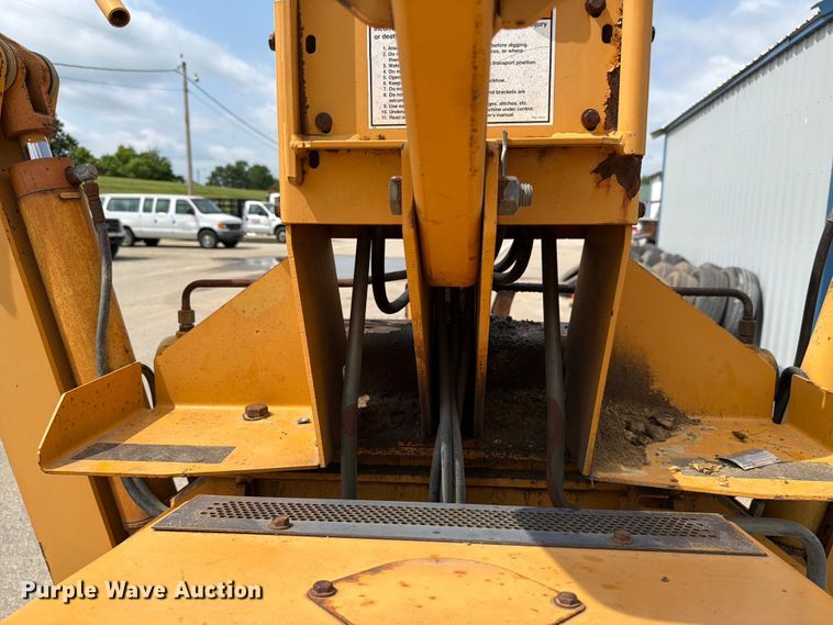 image for item FC3120 1998 Case 560 trencher