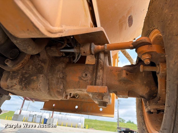 image for item FC3120 1998 Case 560 trencher