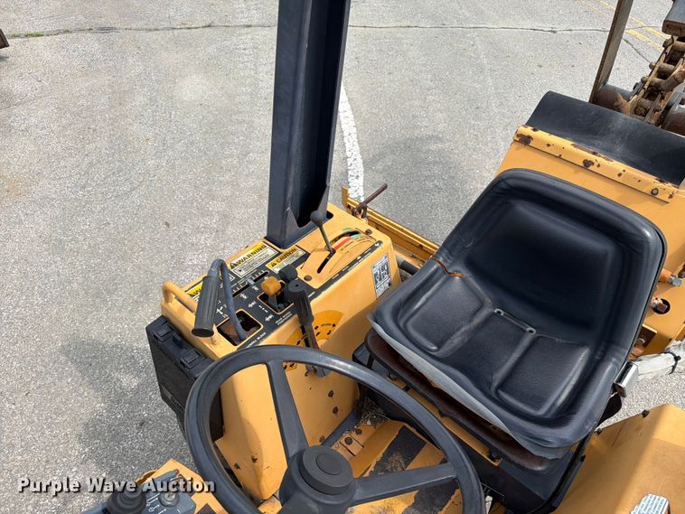 image for item FC3120 1998 Case 560 trencher