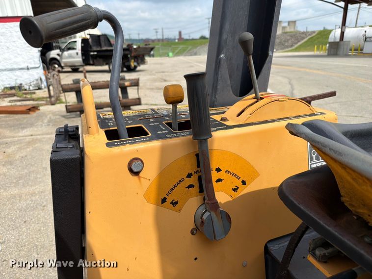 image for item FC3120 1998 Case 560 trencher