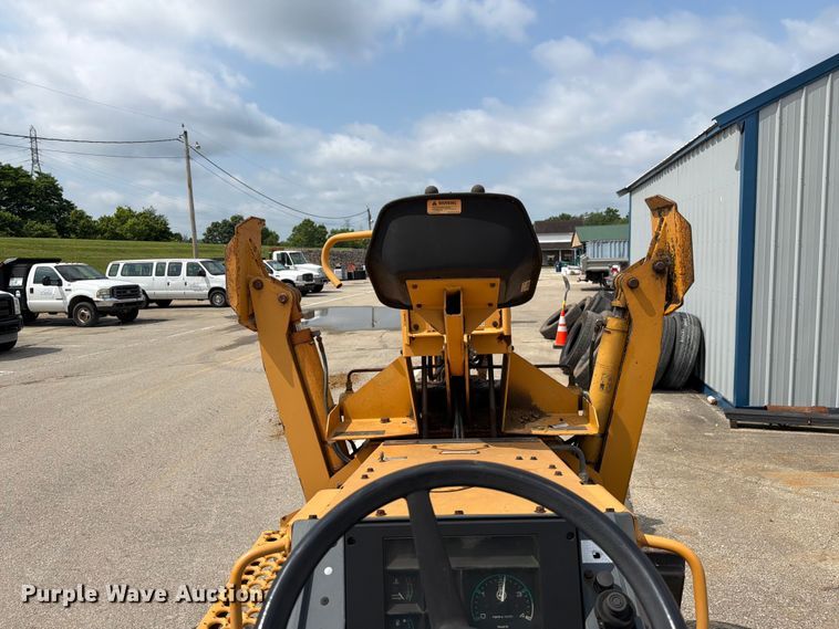 image for item FC3120 1998 Case 560 trencher