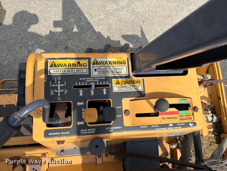 image for item FC3120 1998 Case 560 trencher