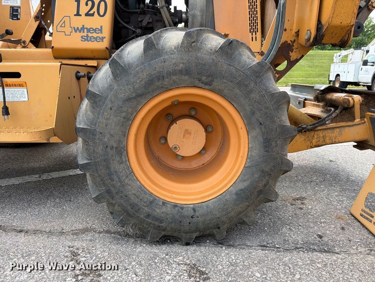 image for item FC3120 1998 Case 560 trencher