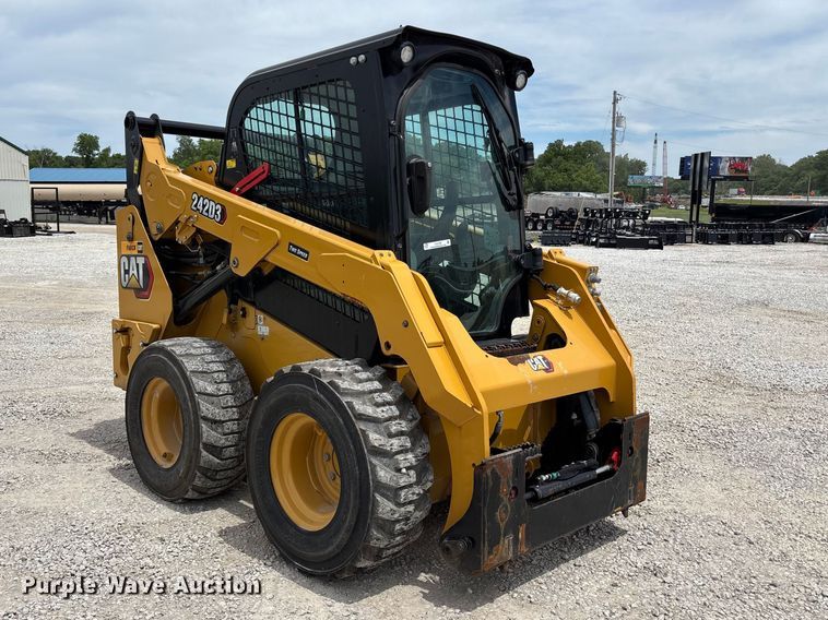 image for item FC4705 2021 Caterpillar 242D3 skid steer loader