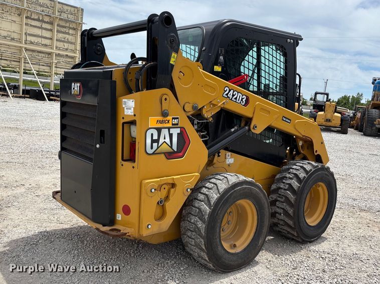 image for item FC4705 2021 Caterpillar 242D3 skid steer loader