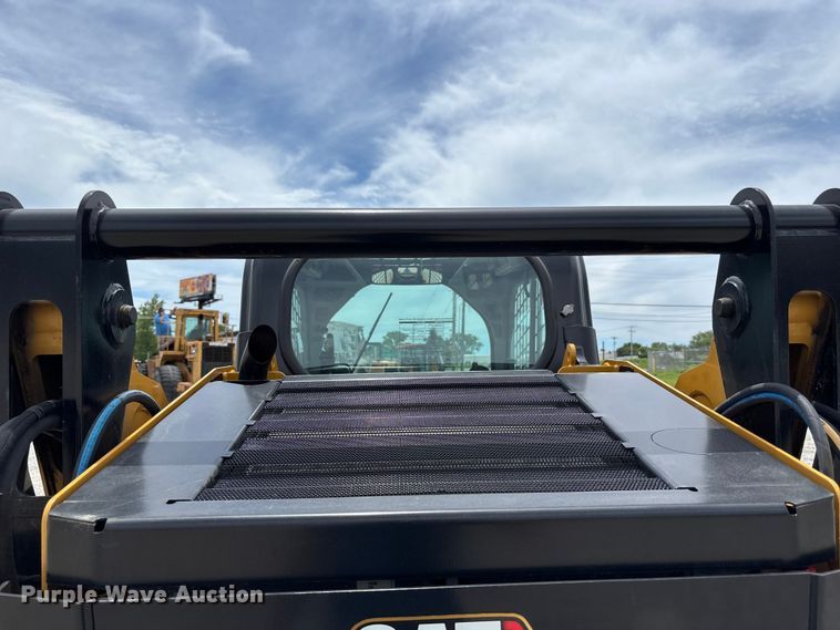 image for item FC4705 2021 Caterpillar 242D3 skid steer loader