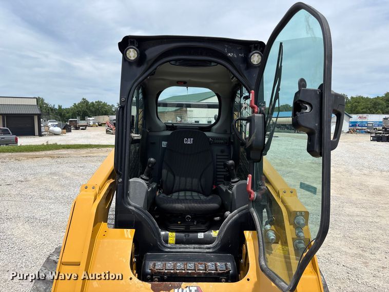 image for item FC4705 2021 Caterpillar 242D3 skid steer loader