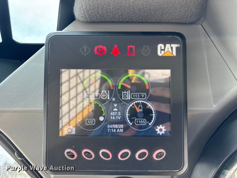 image for item FC4705 2021 Caterpillar 242D3 skid steer loader