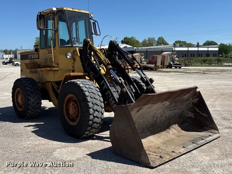 image for item FC5596 1985 Caterpillar IT28 wheel loader