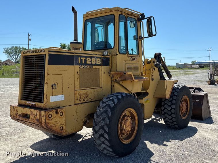 image for item FC5596 1985 Caterpillar IT28 wheel loader