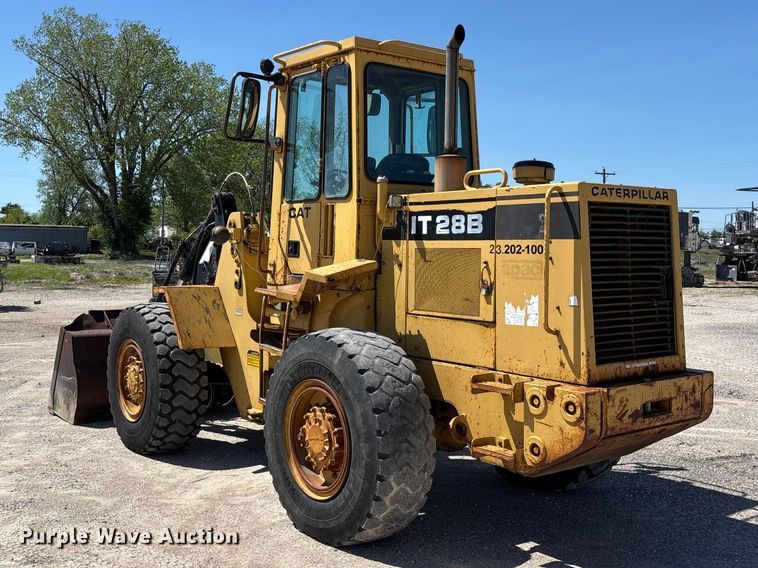 image for item FC5596 1985 Caterpillar IT28 wheel loader